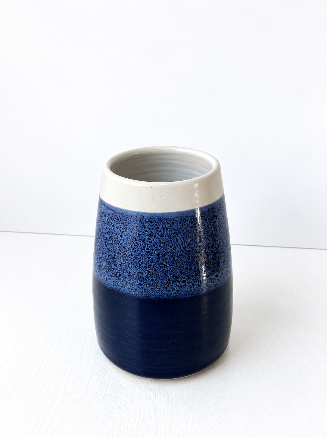 Medium Stoneware vase - Black